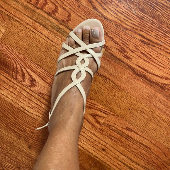 BP Platinum Twirl-Lea Sandal Nude Patent SZ 7 NWT - Picture 8 of 11